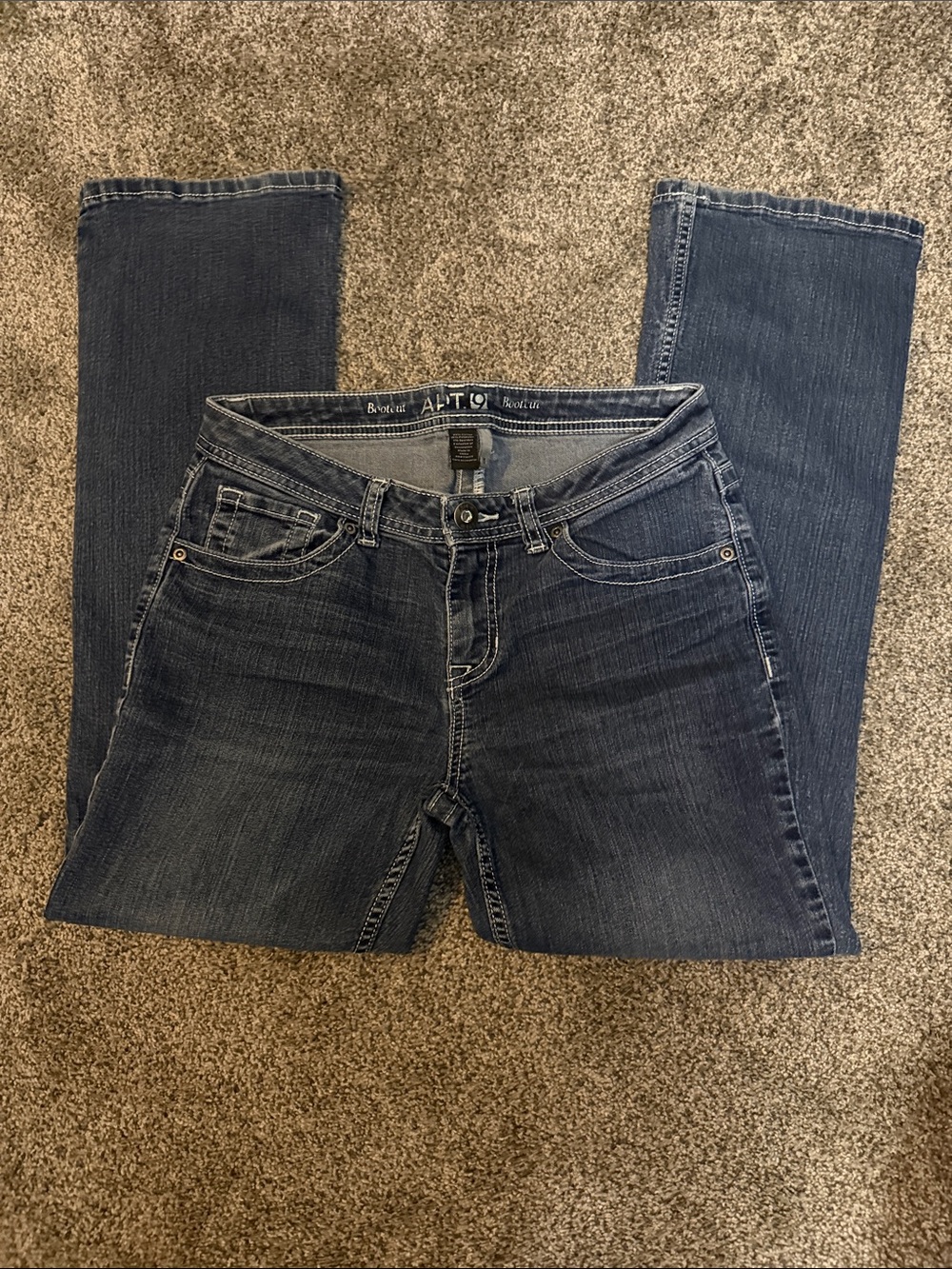Apt. 9 Women’s Boot Cut Jeans in Dark Blue Wash